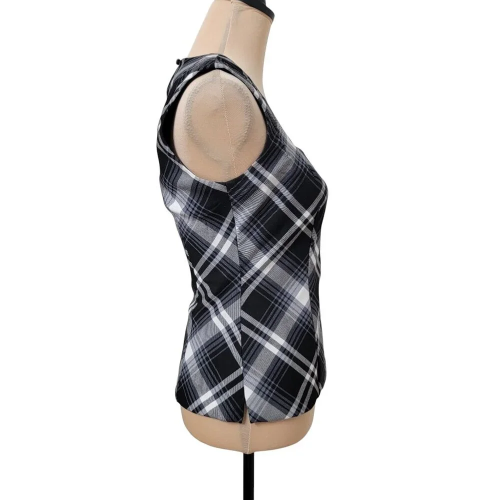 White House Black Market Size 0 Black & White Plaid Sleeveless Top / Vest